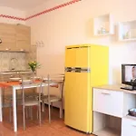 Cozy Place Near The Lägenhet Bibione