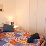 Cozy Place Near The 公寓